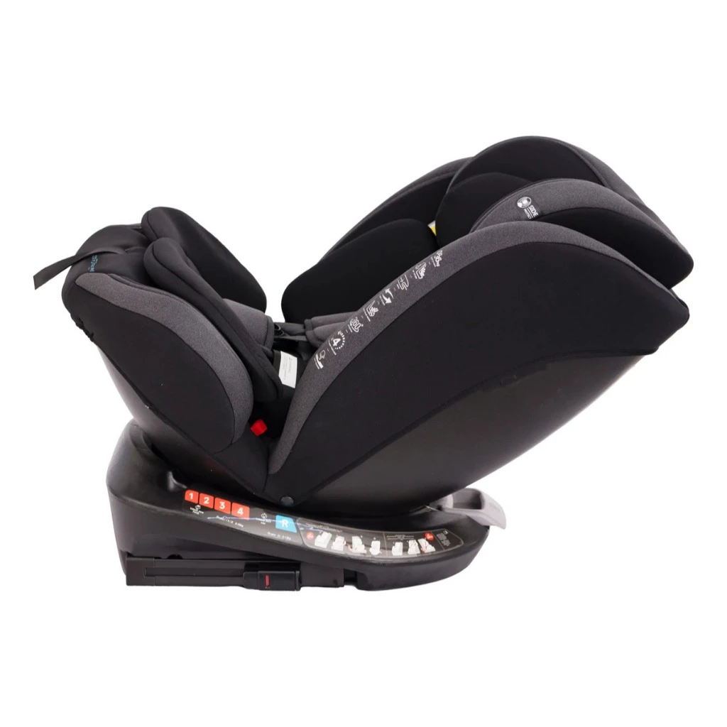 Cadeirinha de bebê para auto da marca Styll Baby na cor preta e cinza escuro, com fundo branco isolado. A imagem mostra a visão lateral do dispositivo de retenção focado nas opções de inclinação reclinável e numeração de posições na base.